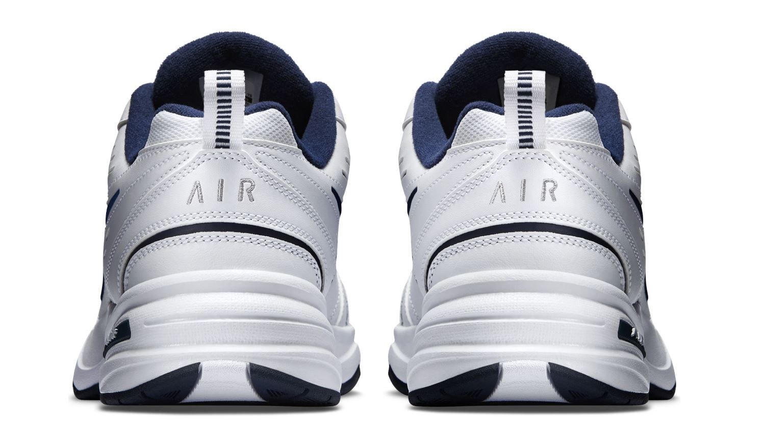 Nike air monarch trainers in outlet white